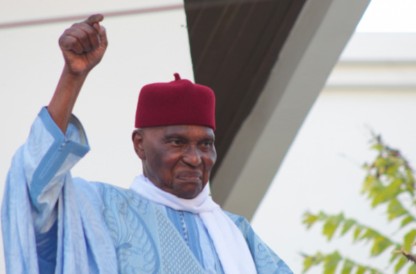 You are currently viewing Me Abdoulaye Wade envoie ses « députés » auprès des familles religieuses pour des remerciements et prières.