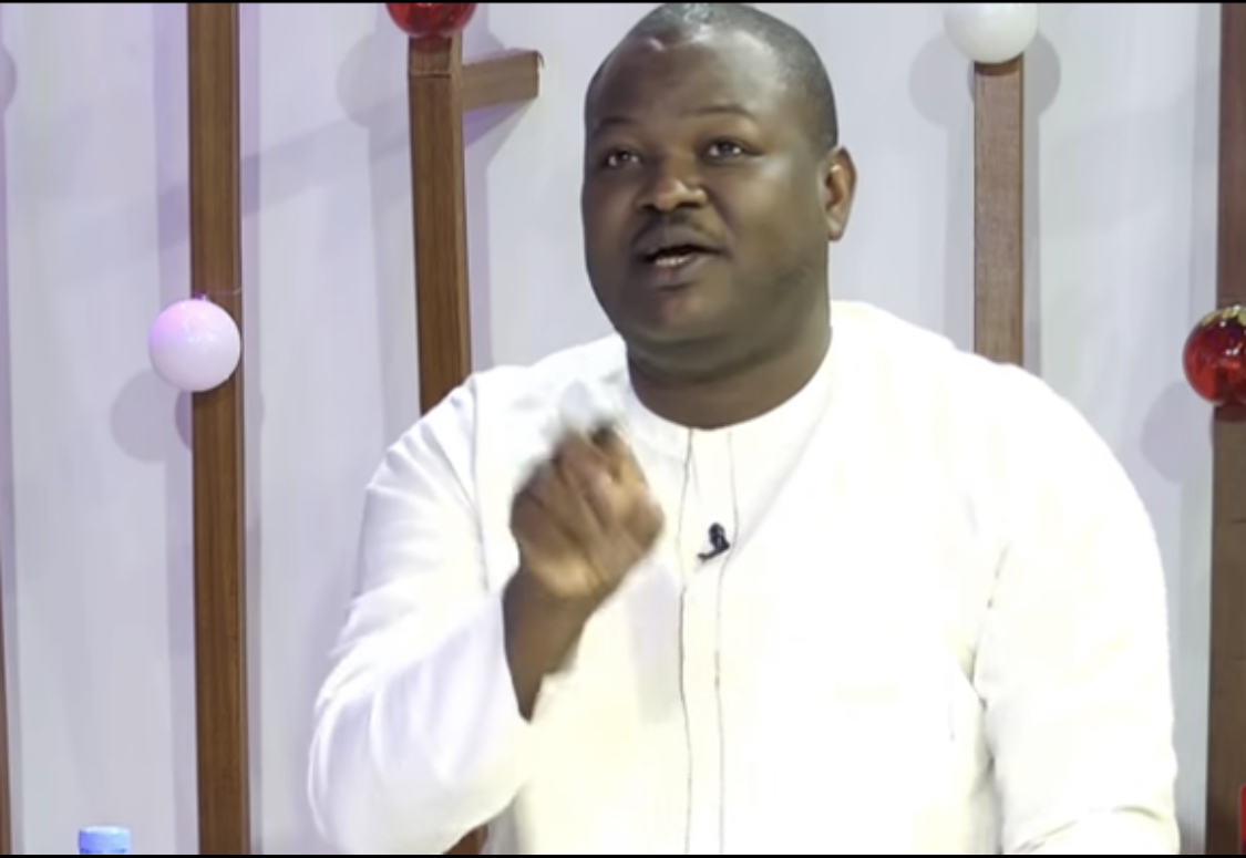 You are currently viewing Pr Ngouda Mboup : « Le Président de la République n’a pas le droit de recevoir des députés de Benno Bokk Yakaar au Palais ».