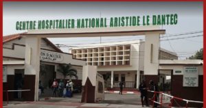 Lire la suite à propos de l’article Ledantec : Les syndicalistes dans la rue pour dénoncer l’État du Sénégal et le projet de mise en vente des 3 hectares.