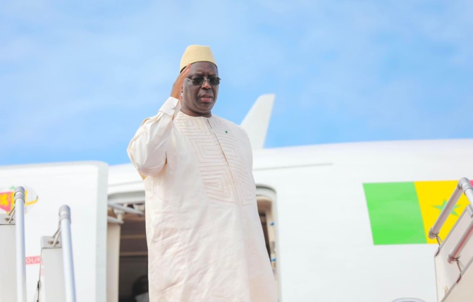 You are currently viewing Le Président de la République Macky Sall a quitté Dakar pour Tunis ce vendredi.