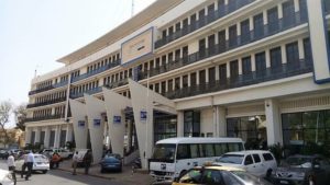 Lire la suite à propos de l’article Détournement de 1,5 milliards à Postfinances: Le juge ordonne l’arrestation de tous les bénéficiaires sauf remboursement immédiat.