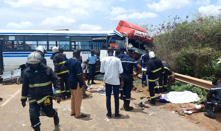 You are currently viewing Bargny : Un accident mortel emporte 03 passagers et fait plusieurs blessés.