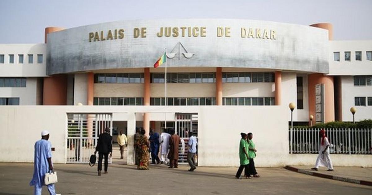 You are currently viewing Palais de Justice : Une dame de 50 ans vole les bijoux d’une mariée et se retrouve en prison.