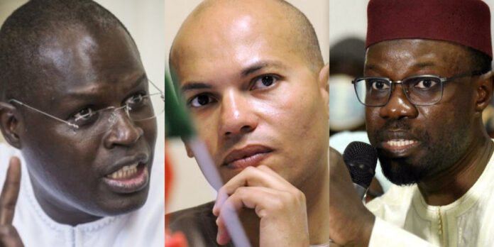 You are currently viewing Présidentielle 2024 : Karim Sonko, Ousmane Sonko et Karim Wade, des candidatures déclarées mais incertaines.