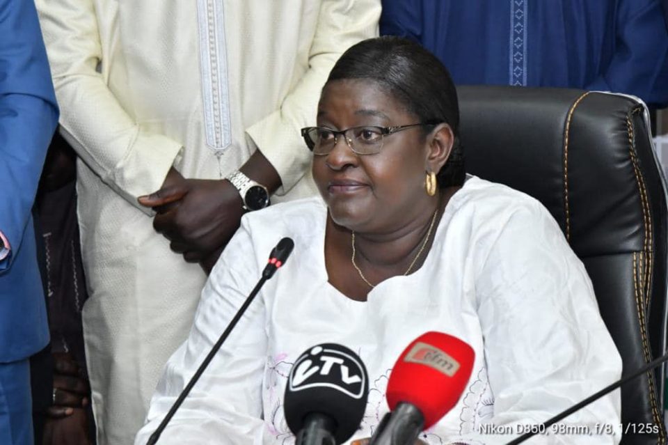 You are currently viewing Réhabilitation de Ledantec : Le ministre de la santé Marie Khemesse Ngom sur les lieux des services déployés.