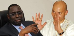 Lire la suite à propos de l’article Karim à Dakar : La condition de Macky Sall fixée à Wade-fils pour son retour.