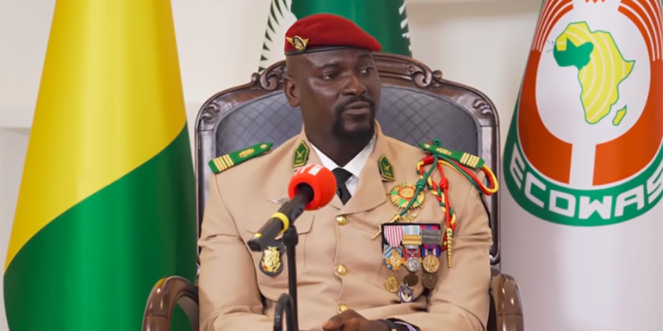 You are currently viewing Dérives de Mamadi Doumbouya : La Société Civile Sénégalaise en soutien au FNDC dénonce des arrestations arbitraires, violations des droits humains, tortures…