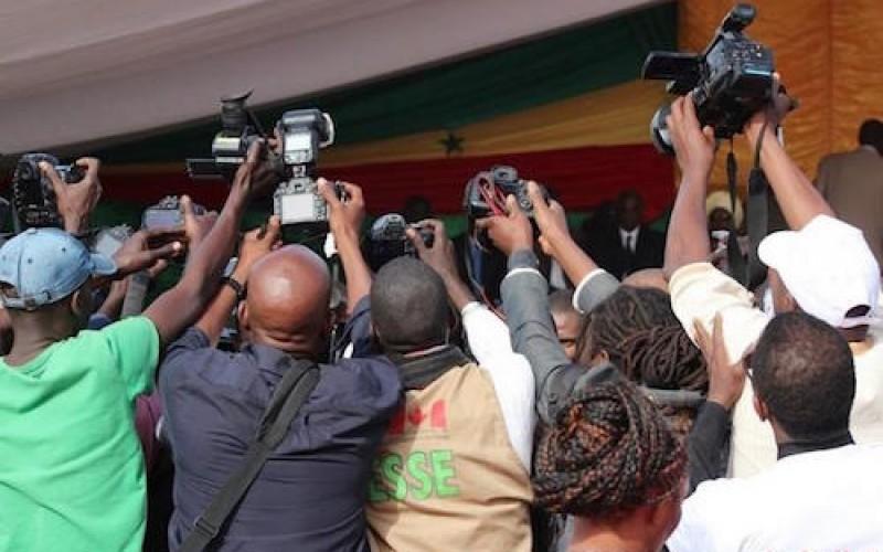 You are currently viewing Assainissement de la Presse : La Commission nationale de Presse invitent les reporters à dénoncer les intrus usurpateurs ou la racaille.