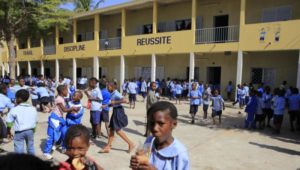 Lire la suite à propos de l’article Rentrée scolaire: Les enseignants de l’école privée catholique exigent un respect des engagements.