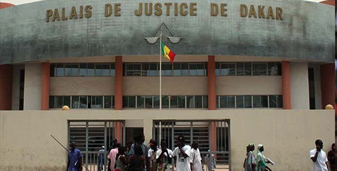 You are currently viewing Tribunal: Abdou Karim Guéye et Pr Cheikh Oumar Diagne placés sous mandat de dépôt.