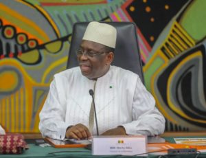 Lire la suite à propos de l’article Macky Sall félicite son ex gouvernement et souhaite plein succès à son premier ministre.