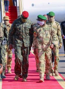 Lire la suite à propos de l’article Réunion Extraordinaire: Un duel à distance entre les colonels Goïta-Doumbouya et la CEDEAO.