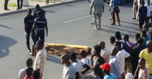 Lire la suite à propos de l’article Vdn Dakar: Un accident fait deux (02) morts et un (01) blessé grave.