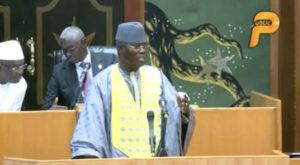Lire la suite à propos de l’article Abdou Bara Doly Mbacké s’attaque à ses collègues députés du pouvoir.