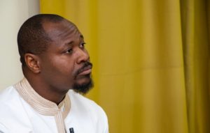 Lire la suite à propos de l’article Guy Marius Sagna: “L’ambassade de France au Sénégal vole les africains, humilie les africains…J’y serai ce lundi”.