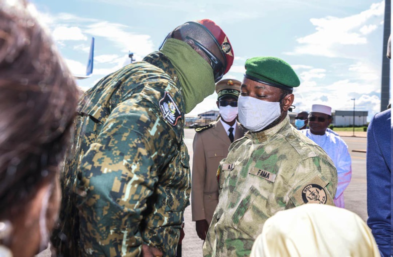 You are currently viewing Les colonels Doumbouya et Goita unissent leurs forces face à la Cedeao.