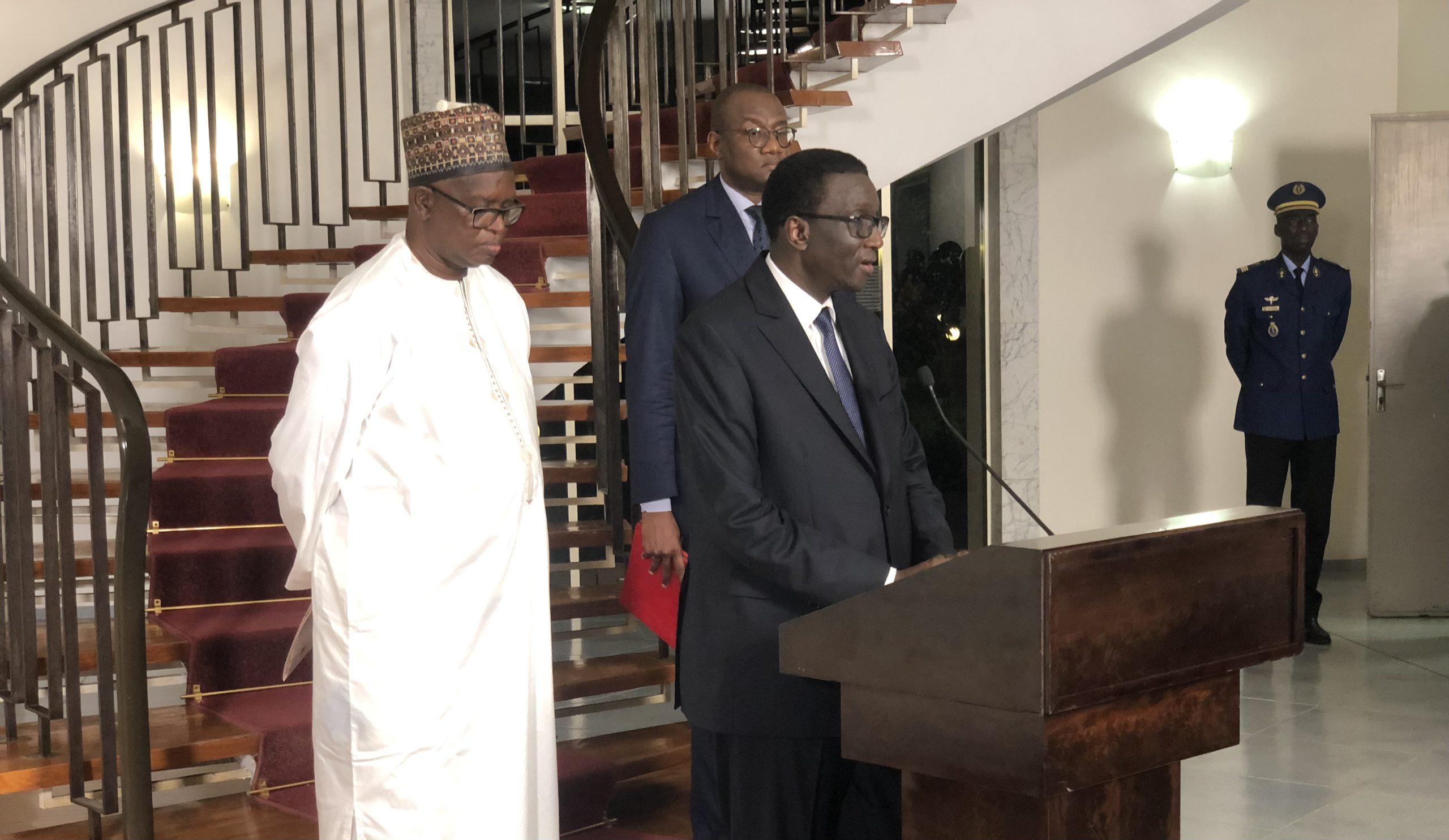 You are currently viewing Macky Sall nomme un gouvernement de 38 ministres dont 08 jeunes, 08 femmes.
