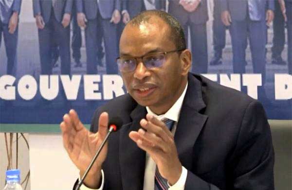 You are currently viewing Moussa Baldé, ministre de l’Enseignement Supérieur fixe ses priorités et urgences dans les universités.