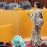 Lire la suite à propos de l’article Fanta Sall, cette députée qui, en deux sessions, sécoue l’hémicycle.
