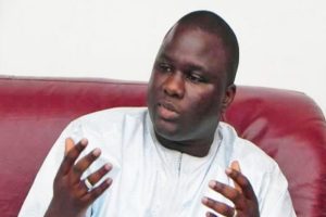 Lire la suite à propos de l’article Déthié Fall présente ses condoléances à la famille et proches d’Imam Alioune Badara Ndao.