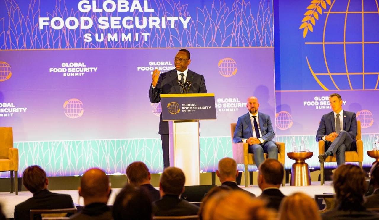 You are currently viewing Macky Sall et Macron engagent des actions communes pour éviter les pénuries alimentaires en Afrique.