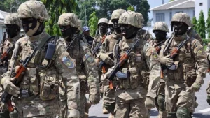Lire la suite à propos de l’article Militaires ivoiriens détenus au Mali: la délégation de la CEDEAO achève sa visite à Bamako