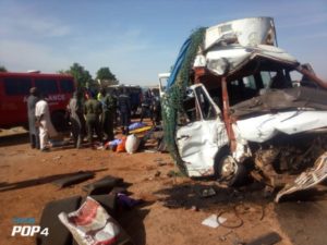 Lire la suite à propos de l’article Transport : 2 morts et 35 blessés à Kebemer dans un accident.