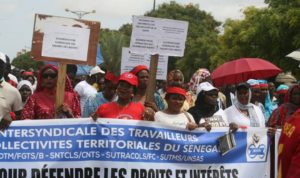 Lire la suite à propos de l’article Collectivités locales : Services  bloqués pour 48 Heures.