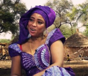 Lire la suite à propos de l’article Procés kaliphone : Fatoumata Ndiaye promet des révélations.