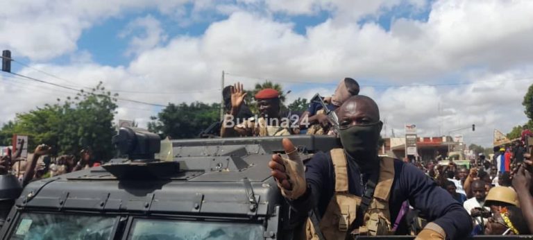 You are currently viewing Burkina: le chef de la junte appelle à cesser les violences contre la France