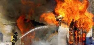 Lire la suite à propos de l’article Incendie de l’usine agroalimentaire de Nébé : Un mort et plusieurs blessés.