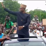 Lire la suite à propos de l’article Nemmeku Tour à Joal : Sonko et ses camarades gazés par la gendarmerie.