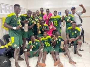 Lire la suite à propos de l’article Macky félicite les lions du Beach Soccer.