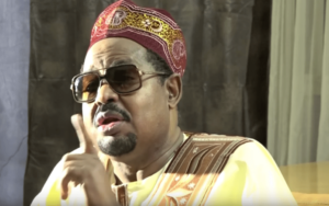 Lire la suite à propos de l’article Ahmed Khalifa Niass : « Sweet beauty mongui tékki rafett nékh… bouma fa démé lougne ma wakh rékk mane la »
