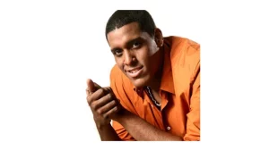 Lire la suite à propos de l’article Haïti: Sur internet, on pleure la disparition soudaine du chanteur Mikaben en plein concert.