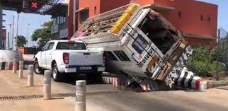 You are currently viewing Autoroute à péage : Un Ndiaga Ndiaye se renverse sur un particulier.