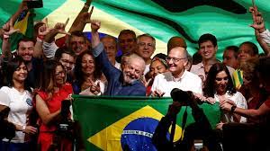 Lire la suite à propos de l’article Brésil: Lula retrouve le fauteuil présidentiel.