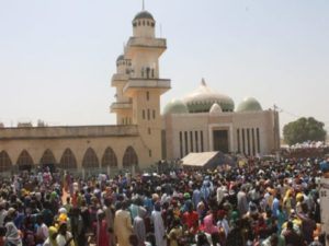 Lire la suite à propos de l’article Habib Niang, parrain du Gamou des khadres : la cellule de Com dément.