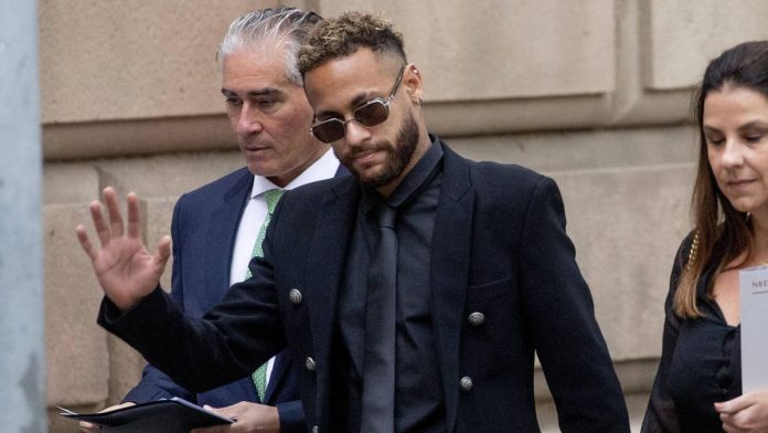 You are currently viewing Neymar entendu par la Justice barcelonaise.