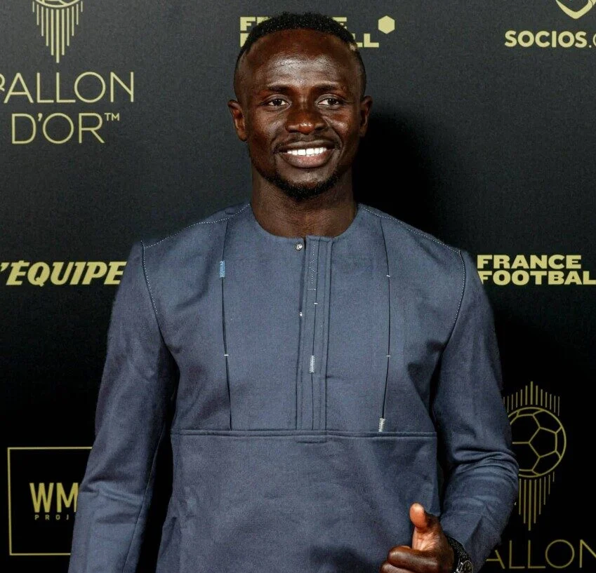 You are currently viewing Sacre de Mané: Le président de la République fier.