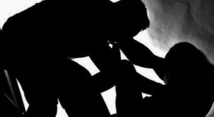 Lire la suite à propos de l’article Mbour : Il tabasse sa copine qui lui refuse une relation sexuelle.