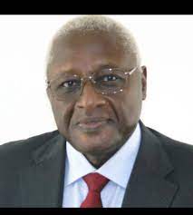 Lire la suite à propos de l’article Decés de Daouda Faye  Vava: l’hommage du président Sall.