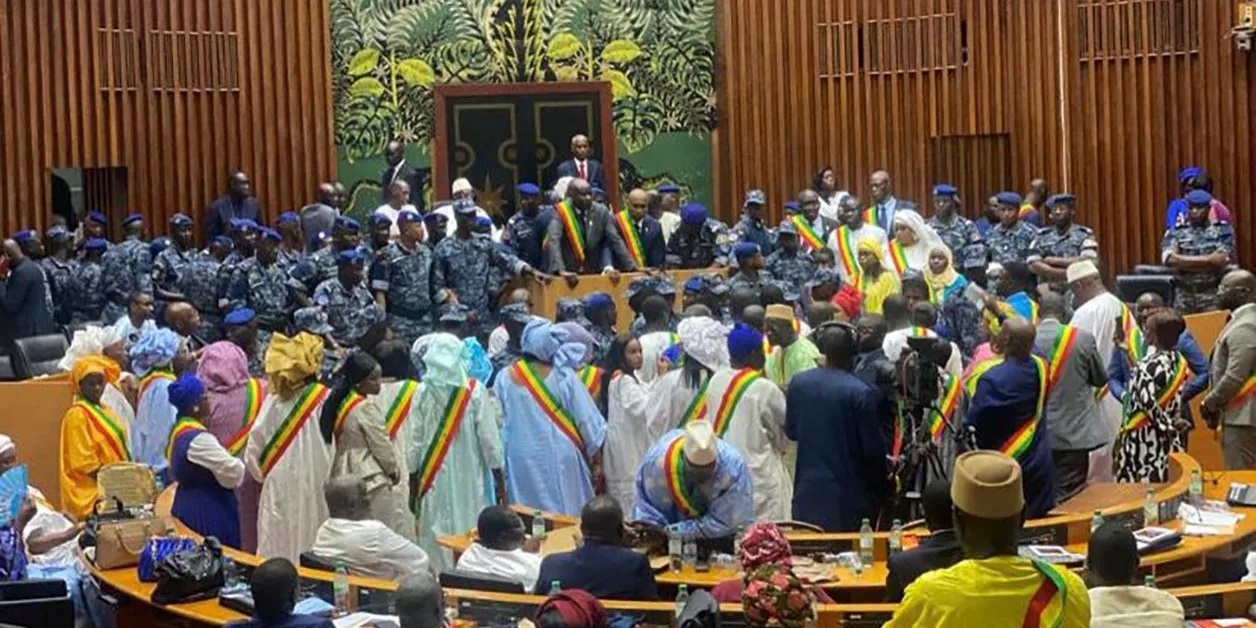 You are currently viewing Assemblée nationale : Les trois propositions de loi des députés de Yewwi