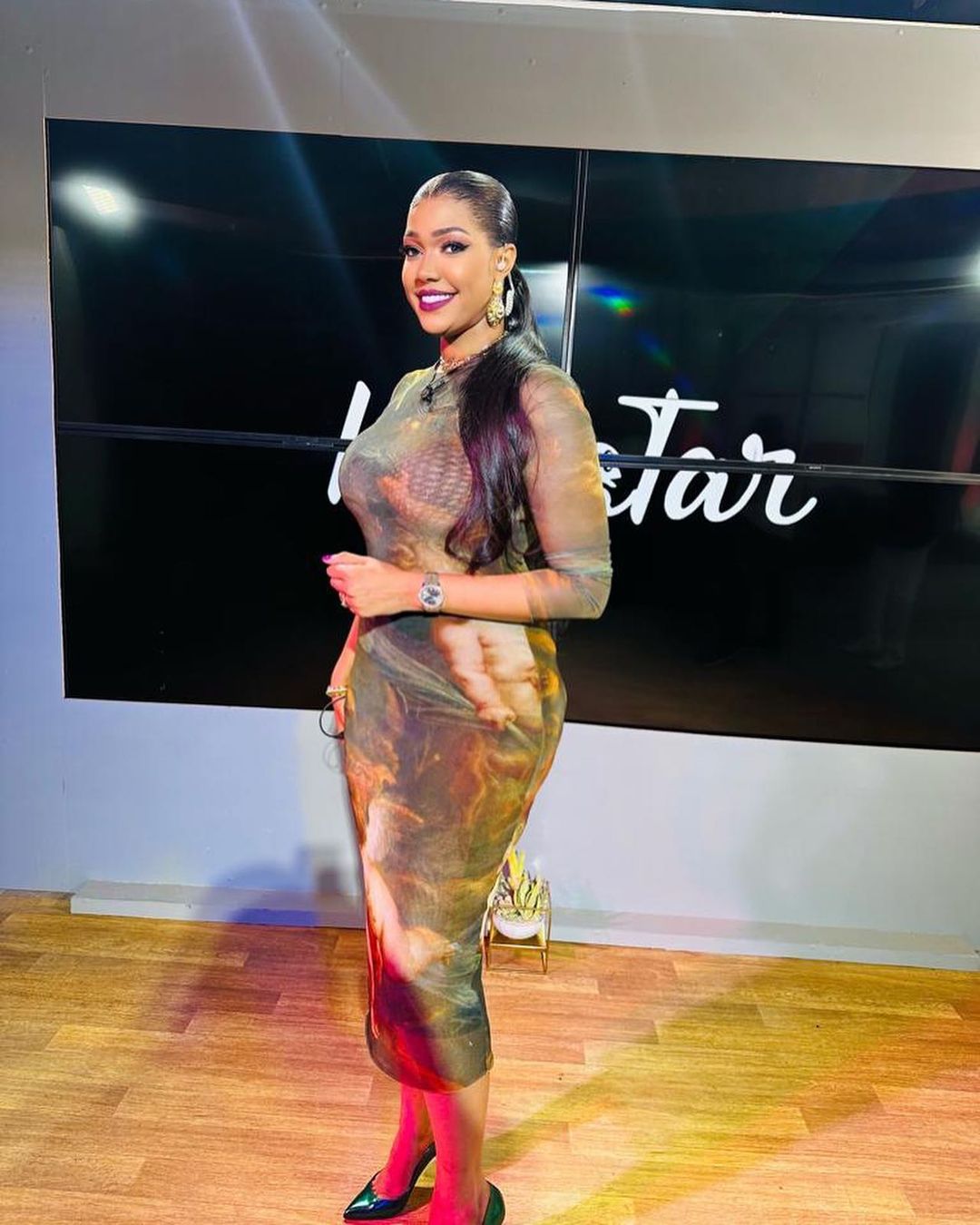 You are currently viewing Ya Awa fait jaser la toile avec sa belle robe (Photos)