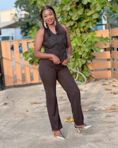 Lire la suite à propos de l’article Chic, Sophia Thiam fait jaser la toile (Photos)