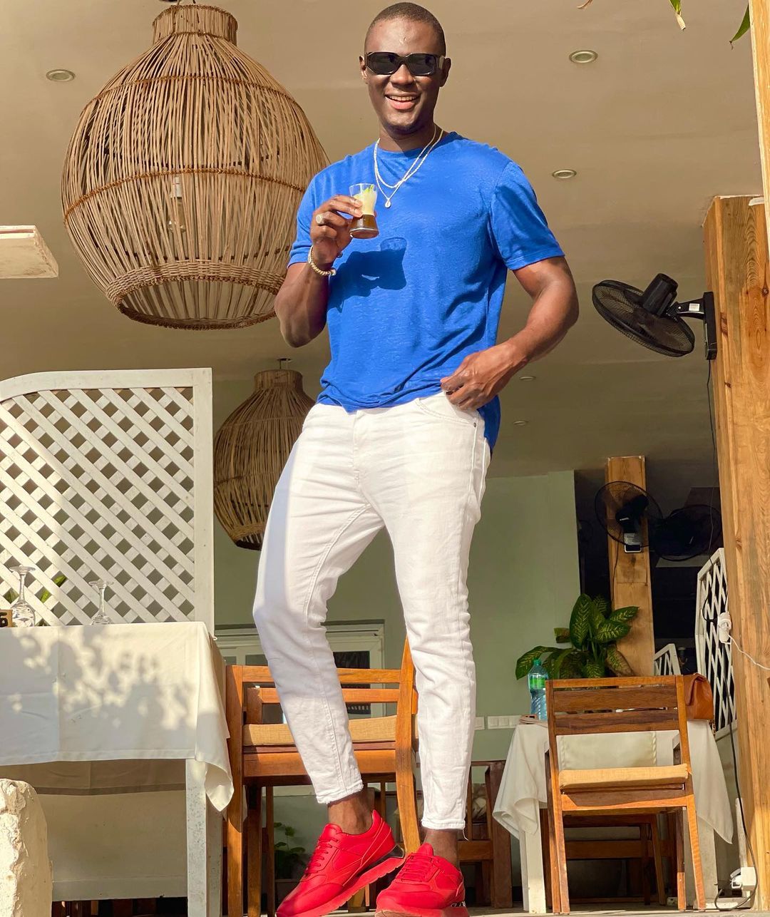 You are currently viewing A Dakar, Stylé, Sankara Mbaye croque la vie à pleines dents (Photos)