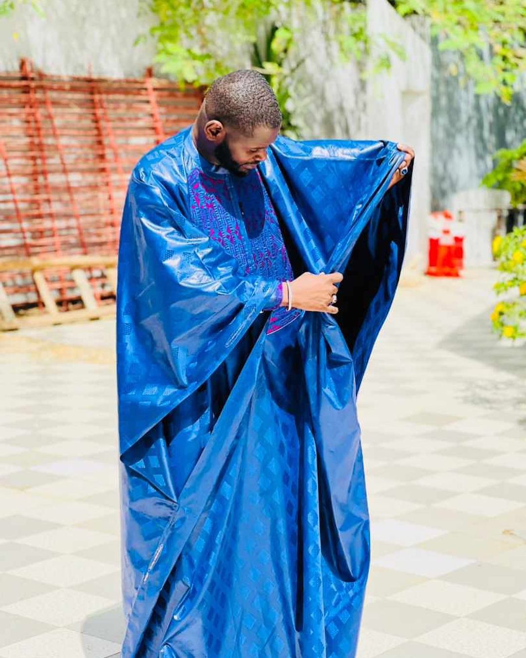 You are currently viewing Le Sagnsé de Pape Cheikh Diallo qui émeut la toile  (Photos)