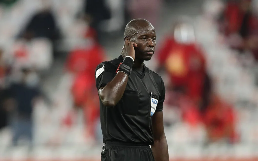 You are currently viewing Qatar 2022 : L’arbitrage sénégalais entre en jeu ce Mardi.