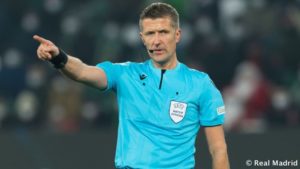 Lire la suite à propos de l’article Daniele Orsato, l’italien au sifflet du match d’ouverture.