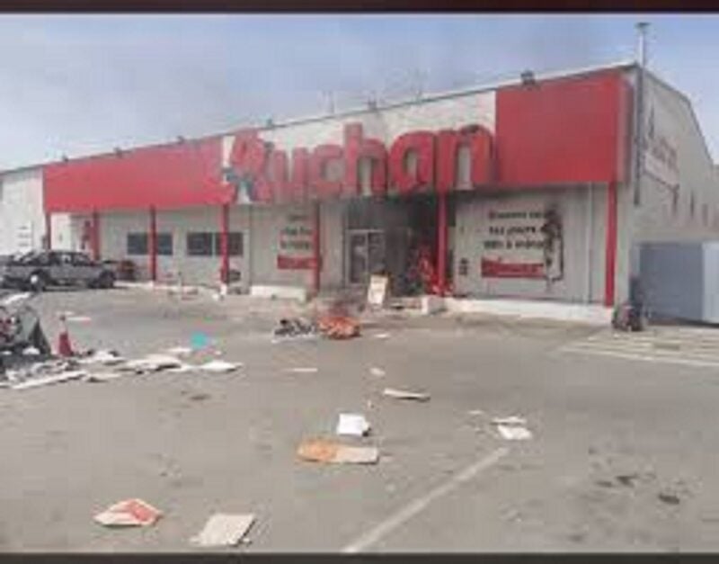 You are currently viewing Braquage Auchan Mbao : Les enquêteurs sur une bonne piste.